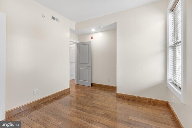 Building Photo - 1241 Buttonwood St