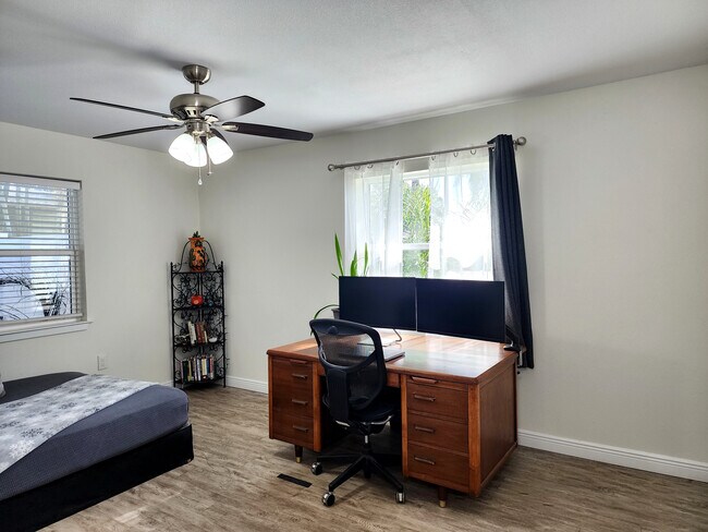 Building Photo - 6049 45th Ave N