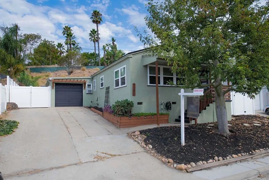 Building Photo - 4272 Harbinson Ave