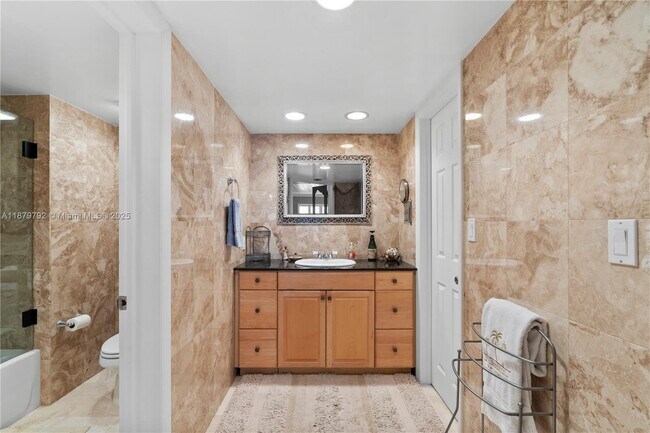 Building Photo - 3550 Galt Ocean Dr