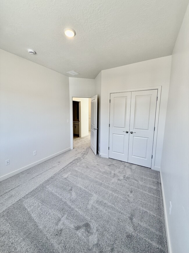 Building Photo - 4883 Coulter Ct