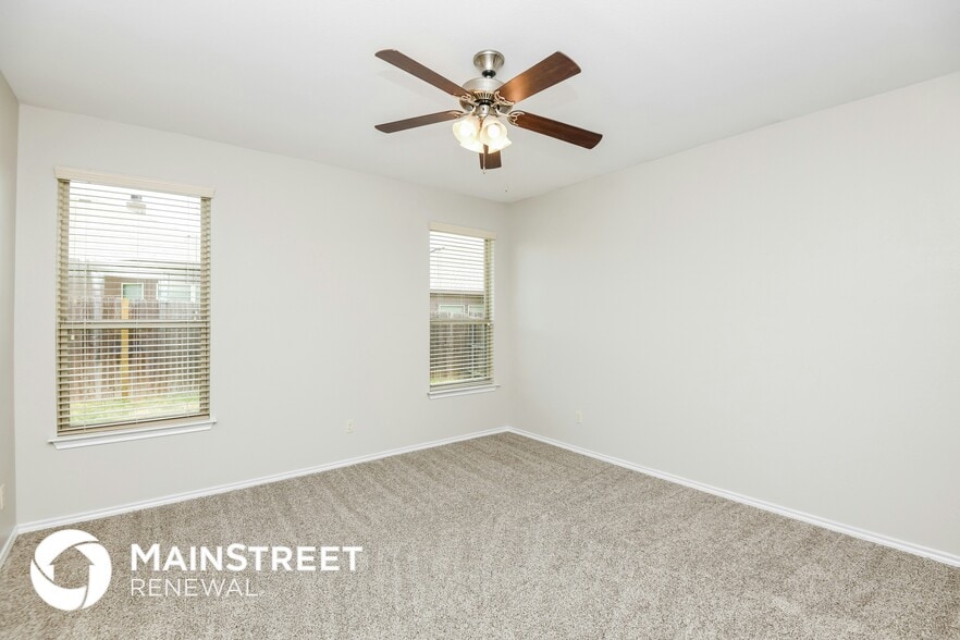 Building Photo - 2921 Cedar Ridge Ln