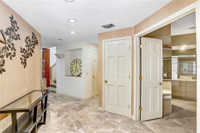 Building Photo - 3145 Lake Ellen Dr
