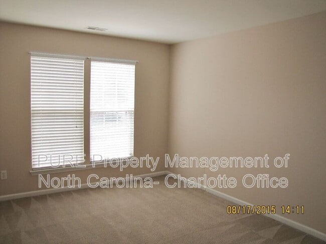 Building Photo - 18040 Delmas Dr