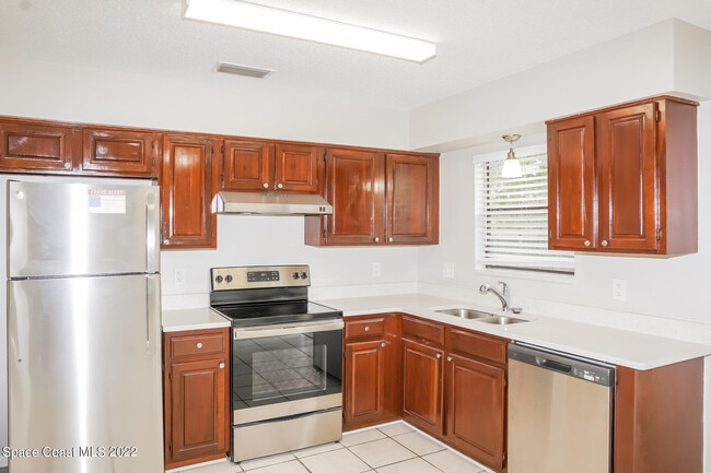 Building Photo - 1658 Wainwright St SE