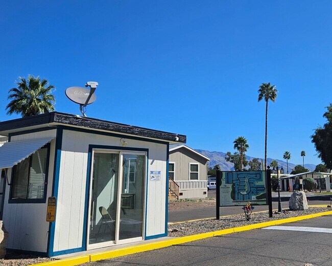 Building Photo - 4100 N Romero Rd