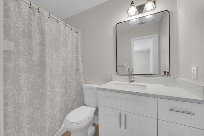 Building Photo - 2251 SE Holland St