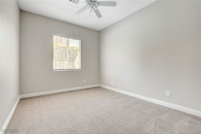 Building Photo - 2411 Winter Cliffs St