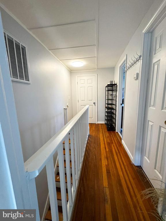 Building Photo - 10712 Warwick Ave