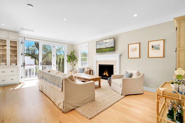 Building Photo - 6427 83rd Pl