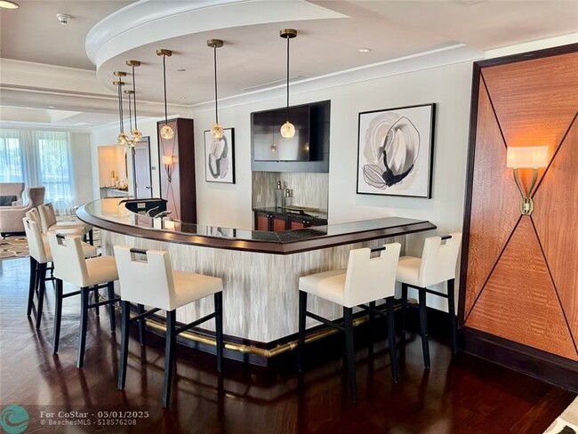Building Photo - 610 W Las Olas Blvd
