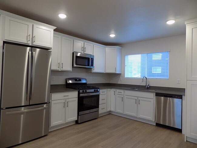 Building Photo - 63 E Hamblin Ln