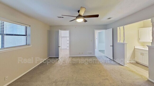 Building Photo - 821 W Woodard St