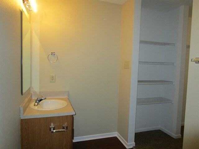Building Photo - 1697 Blue Grass Pky