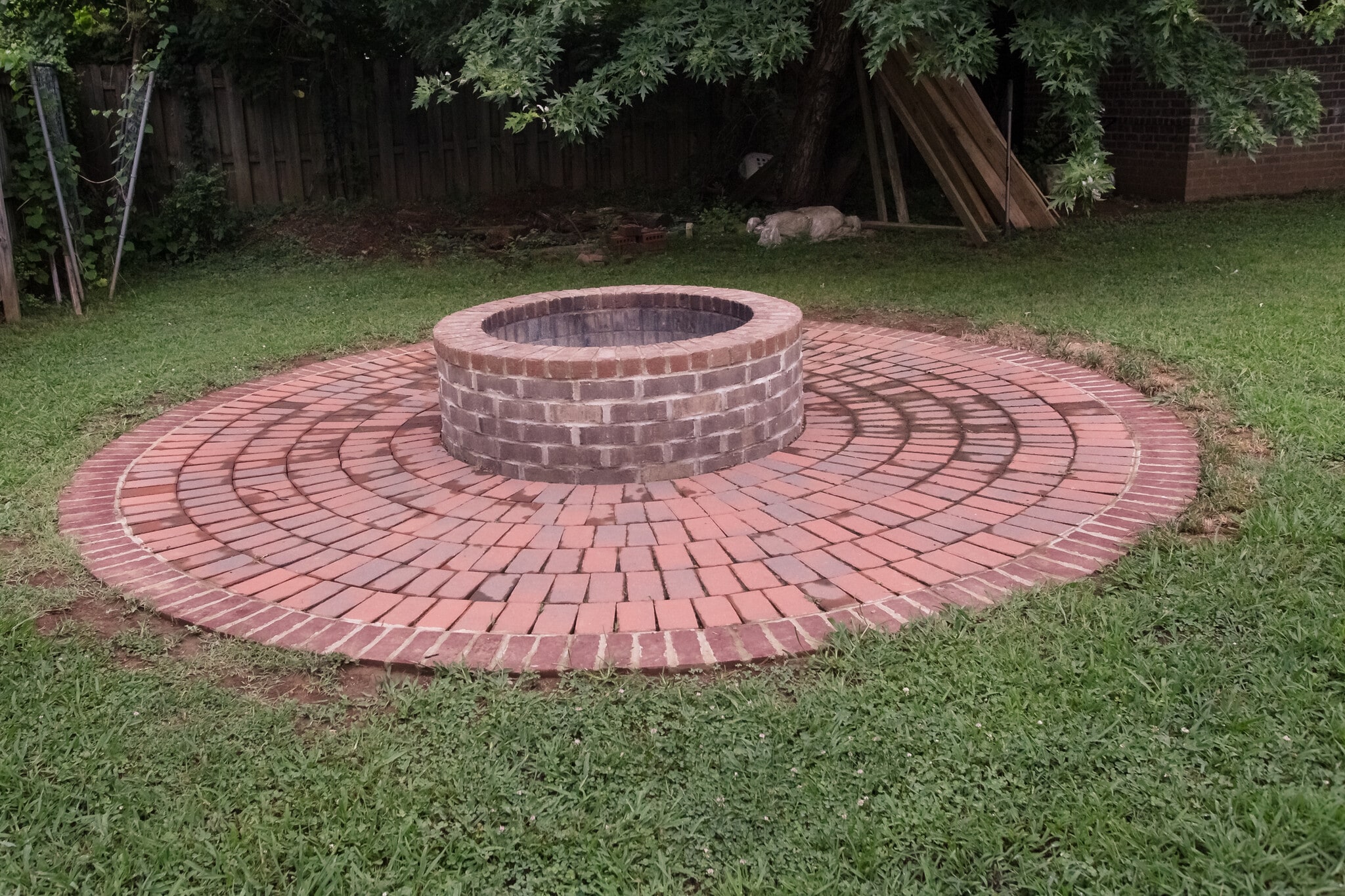 Outdoor Fireplace - 2572 Exeter Dr