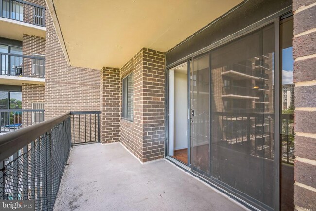 Building Photo - 200 N Pickett St