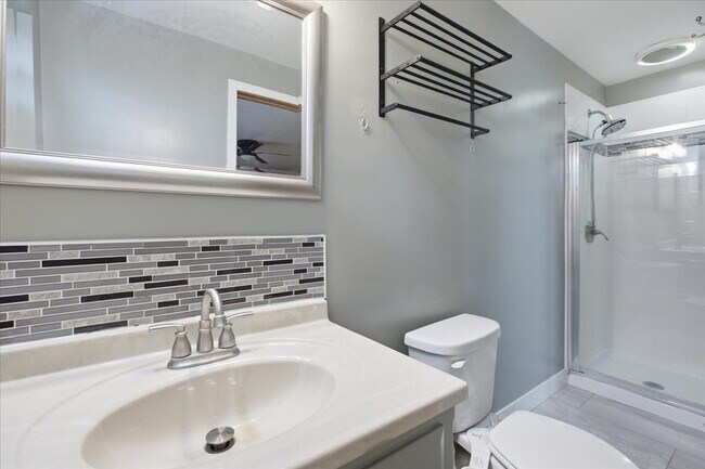 Building Photo - 2746 N 75th Ct