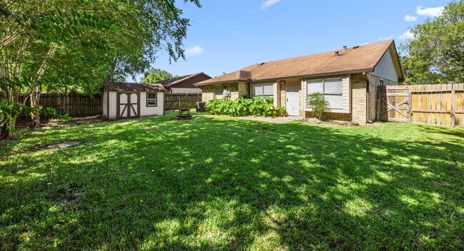 Building Photo - 10231 Gulfstream Ln