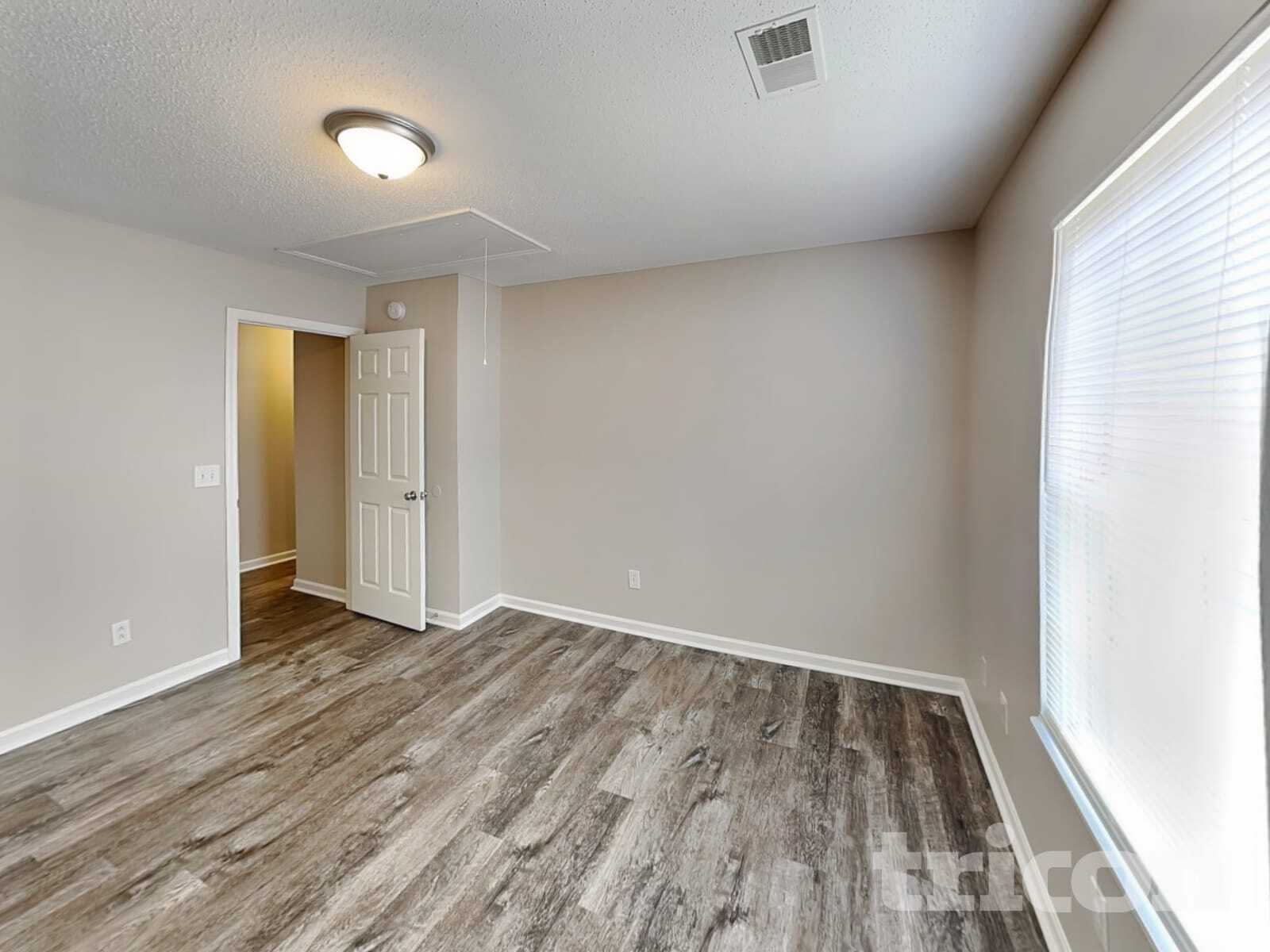 Building Photo - 136 Cherry Laurel Dr