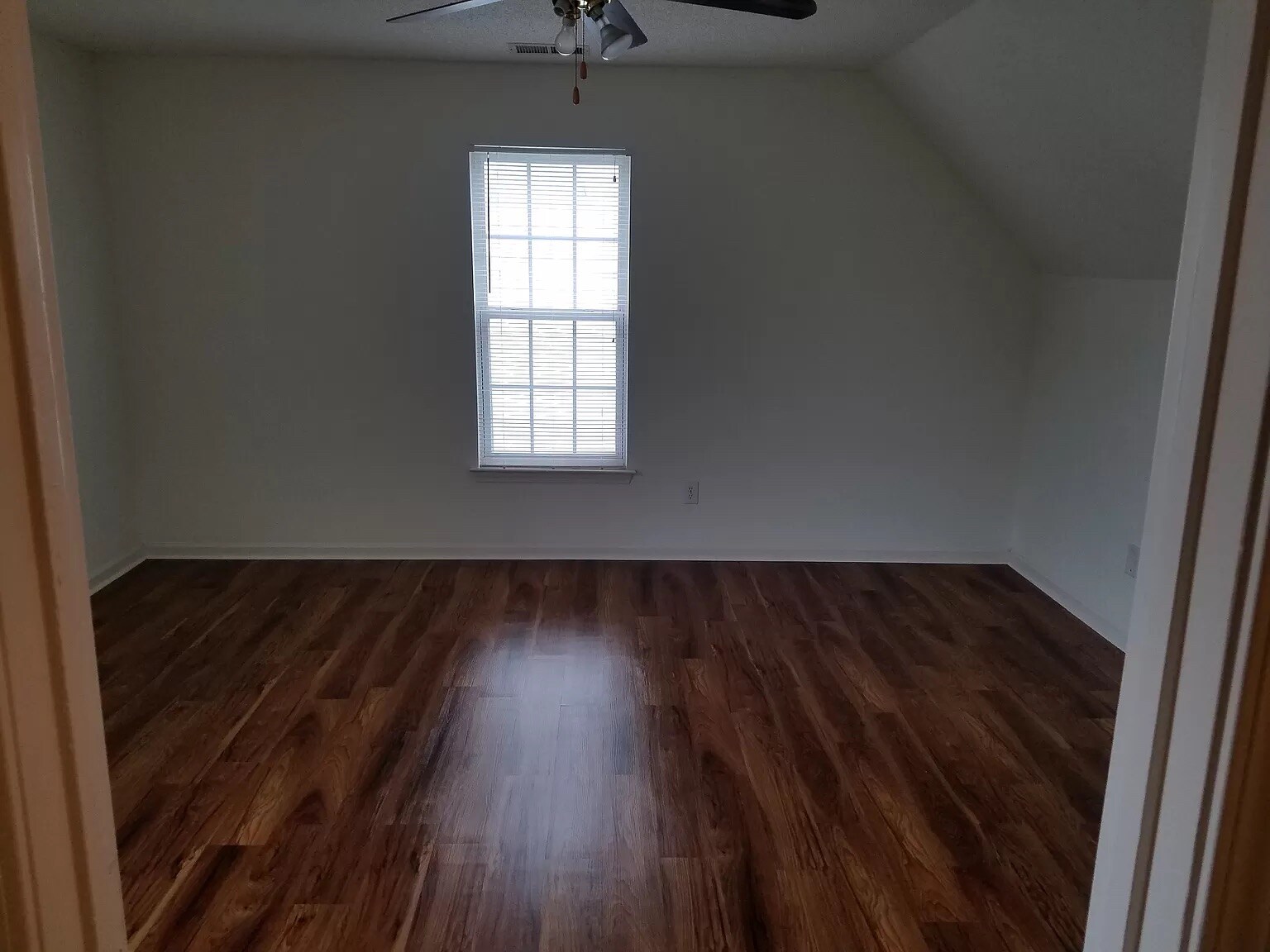 Building Photo - Room in House on Blueshot Ct