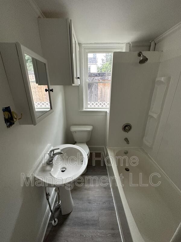 Building Photo - 528 S Duke St