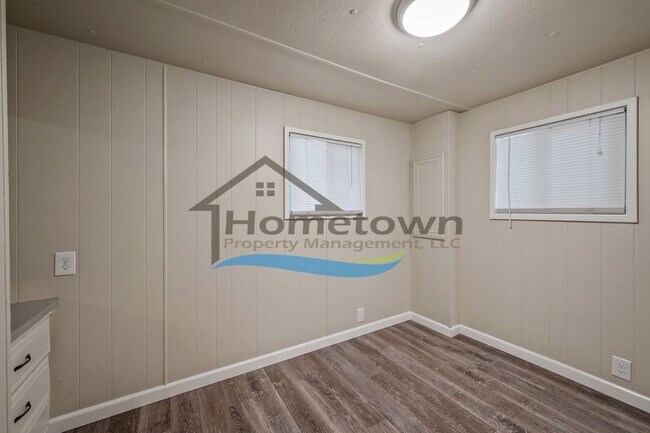 Building Photo - Very Nice 2 Bed 1 Bath Single Wide Mobile in Downtown Hayden!