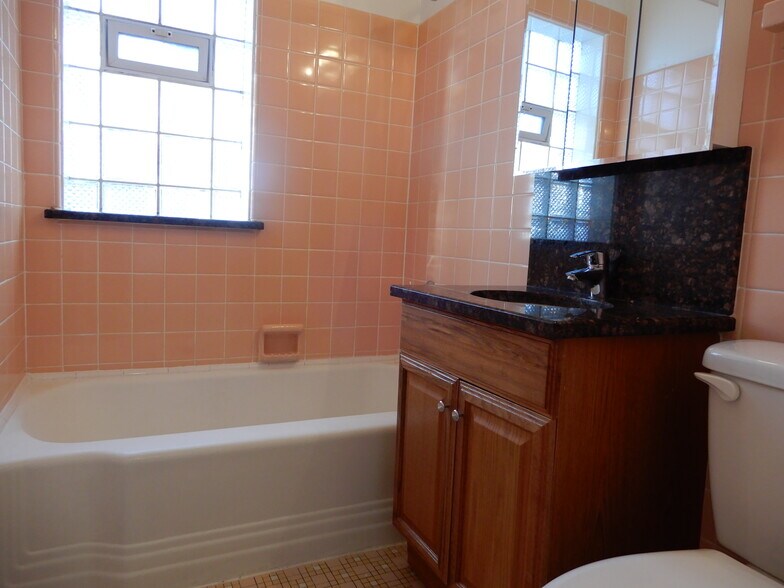 Building Photo - 1526 N Harlem Ave