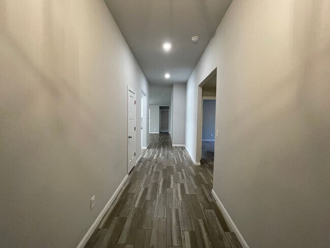 Building Photo - Beautiful home in Bentley Square available...