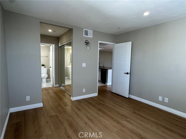 Building Photo - 1052 S Mariposa Ave