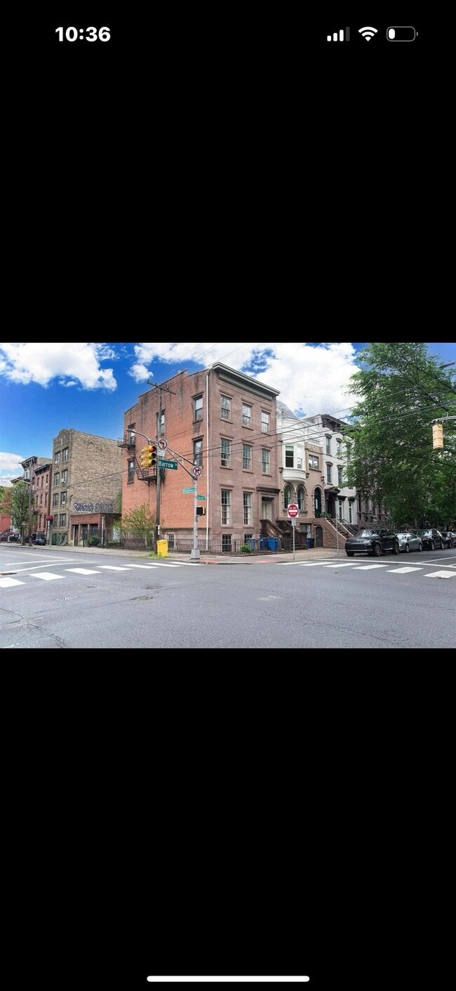 Primary Photo - 274 Barrow St
