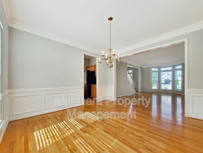 Building Photo - 15 Silverthorn Ct