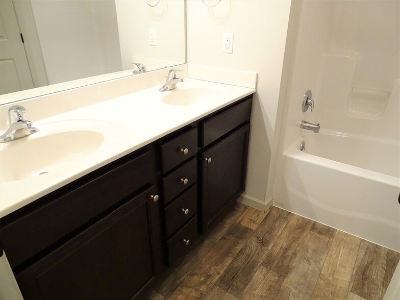 Building Photo - 45 Maize Cir