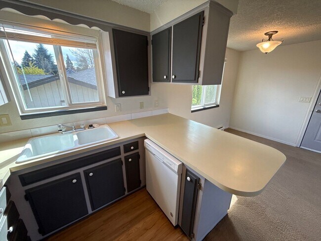 Building Photo - 2683 12th Pl SE