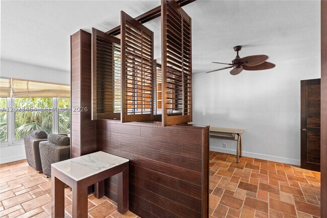 Building Photo - 10190 Collins Ave