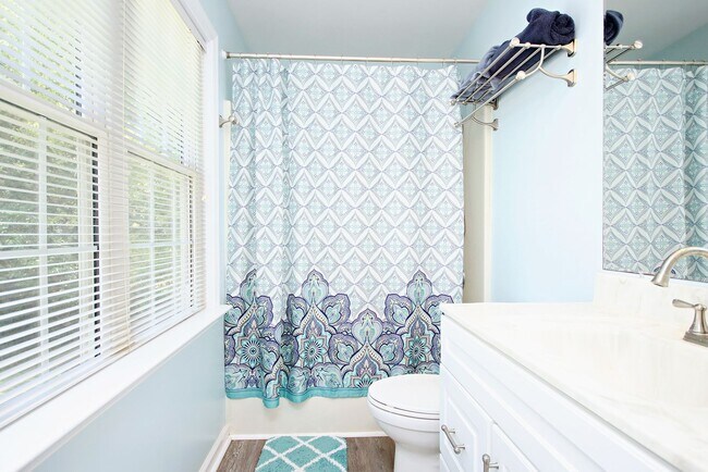 Building Photo - $500 Off 1st Month's Rent! Pet-Friendly End-Unit with Walkable Forest Lakes Lifestyle