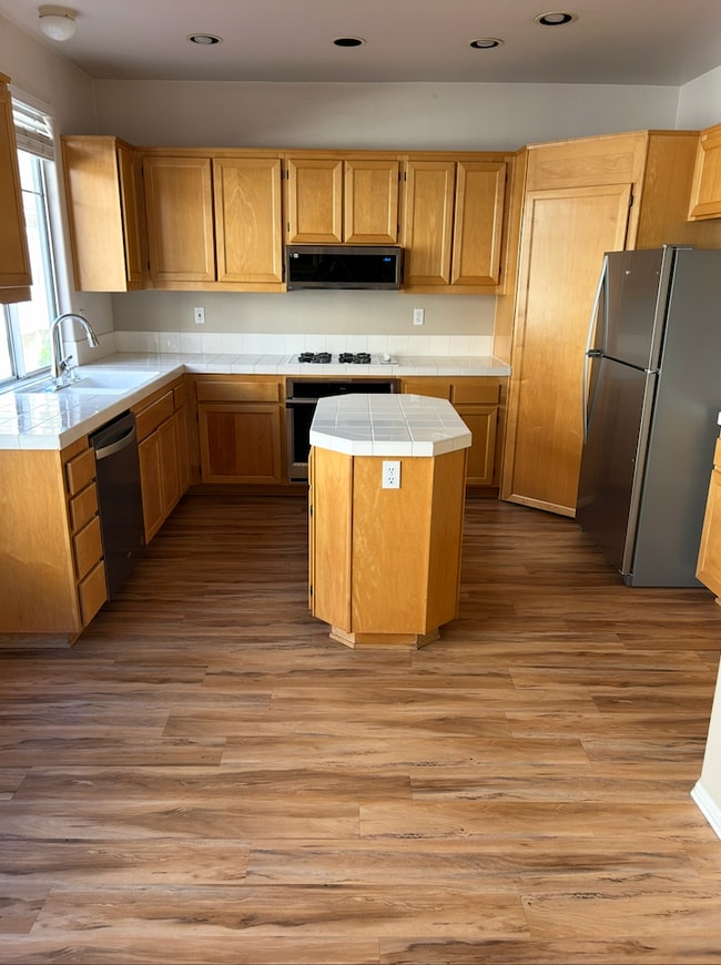 Building Photo - 926 Camino De La Reina