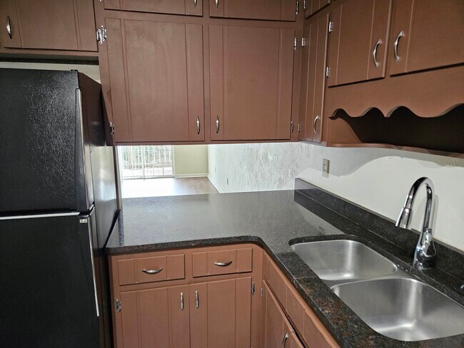 Building Photo - 1575 Jacks Dr