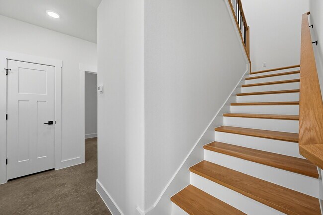 Building Photo - Brand New Custom 3 bedroom home in Granbury!