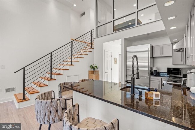 Building Photo - 1610 11th St NW