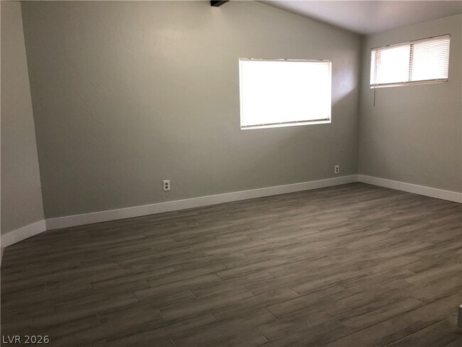 Building Photo - 5813 Evergreen Ave