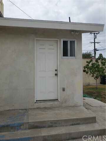 Building Photo - 1309 S Woods Ave