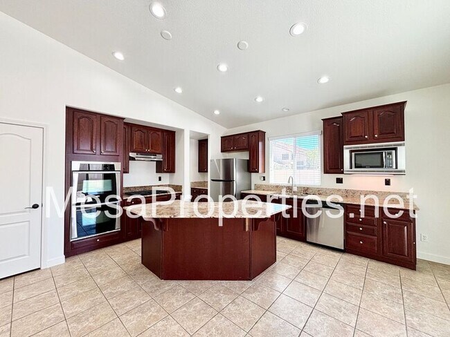 Building Photo - 15818 Iron Canyon Ln