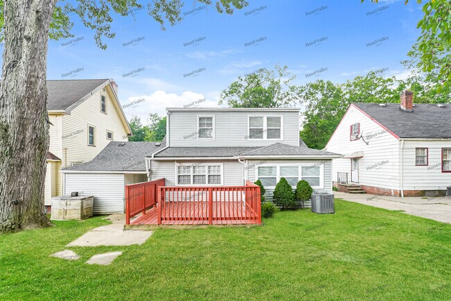 Building Photo - 1585 Sheffield Rd