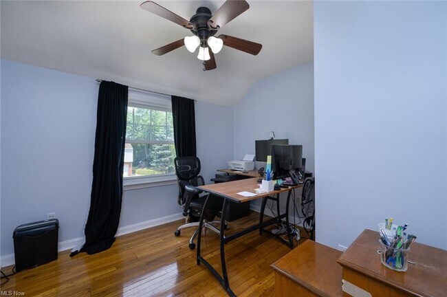 Building Photo - Spacious Colonial For Rent in Lyndhurst