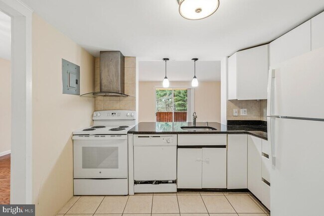 Building Photo - 7505 Democracy Blvd