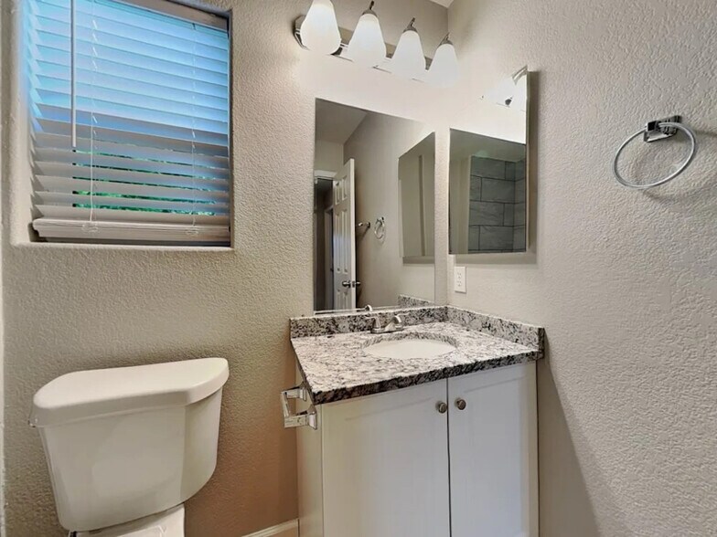 Building Photo - 3125 Seaside View