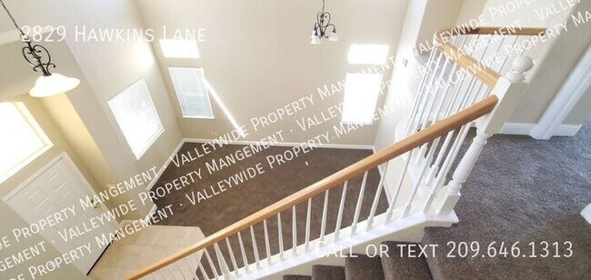 Building Photo - Tracy 3 Bedroom 2.5 Bathroom Home