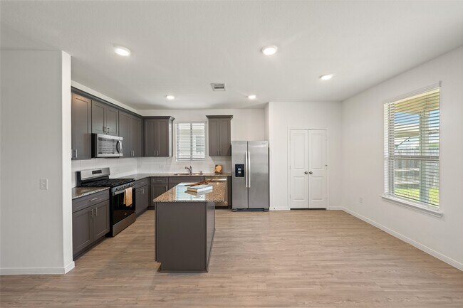 Building Photo - 14866 Ash Landing Dr