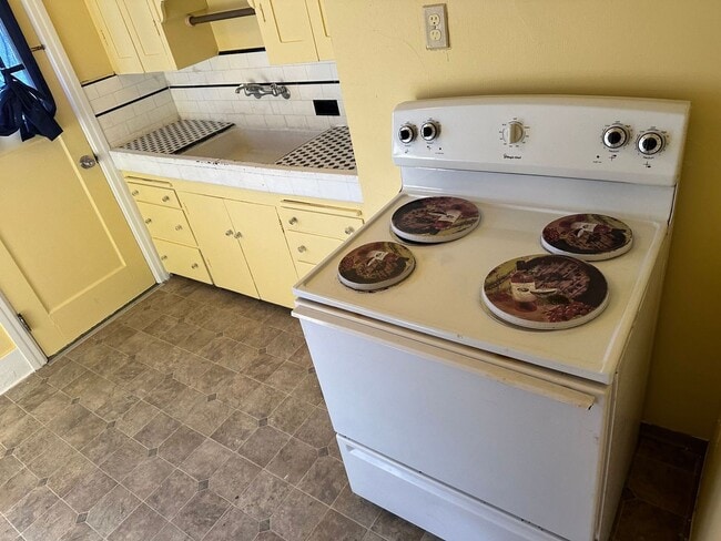 Building Photo - 1822 Earle St