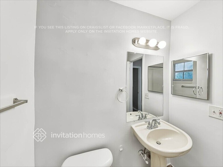 Building Photo - 9108 SW 147th Ct